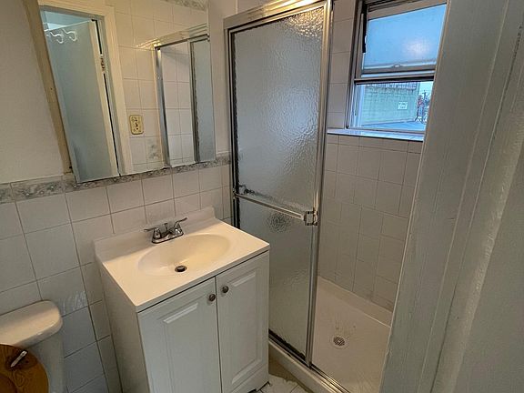 3rd image of 5670 Melvina Pl Floor 2