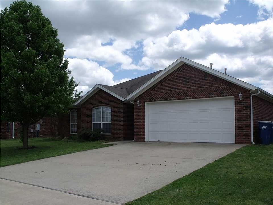 1st image of 3905 Carriageway Ave