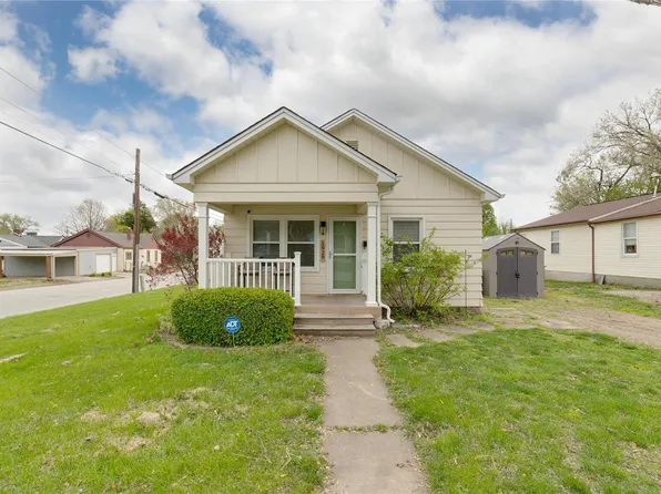 1928 N 5th St, Saint Charles, MO 63301