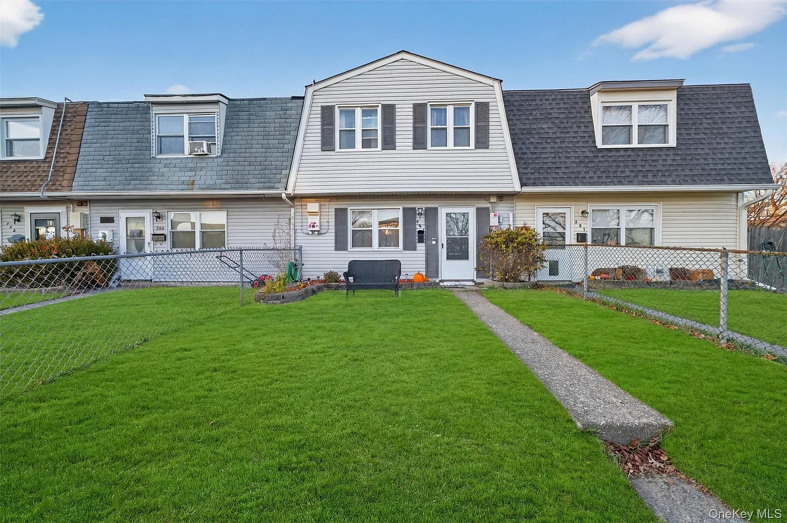 204 Country Club Drive photo 1