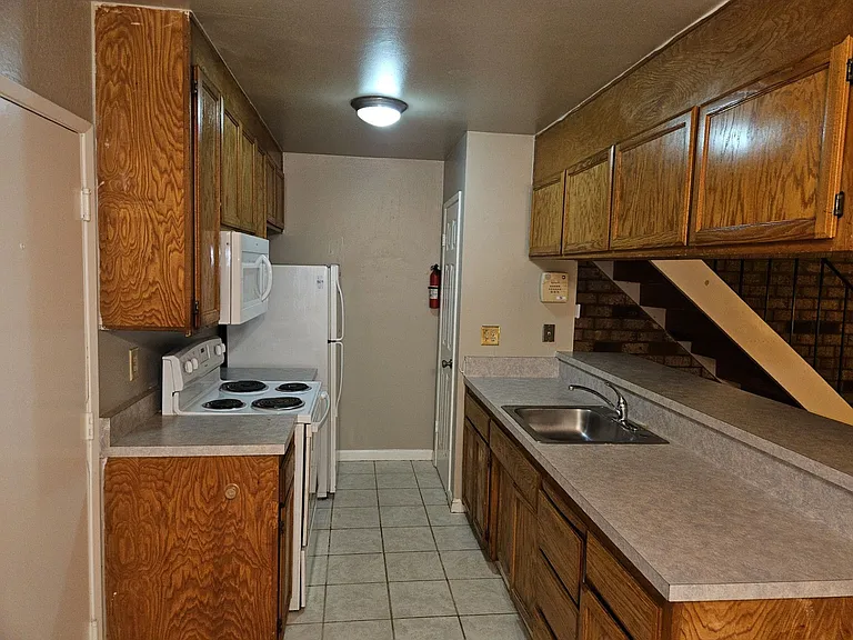 Kitchen 1
