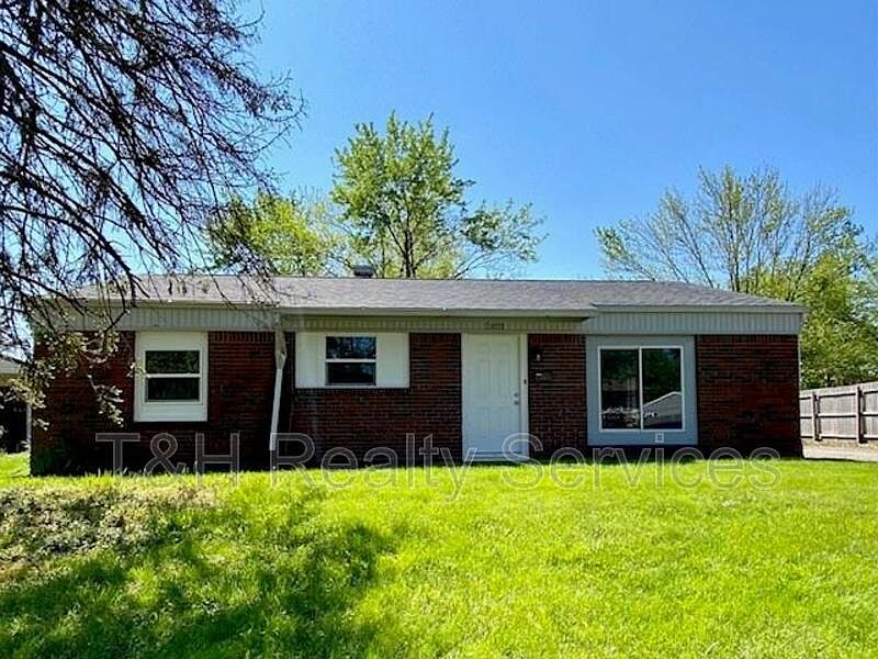 1st image of 3611 N Chateau Ln
