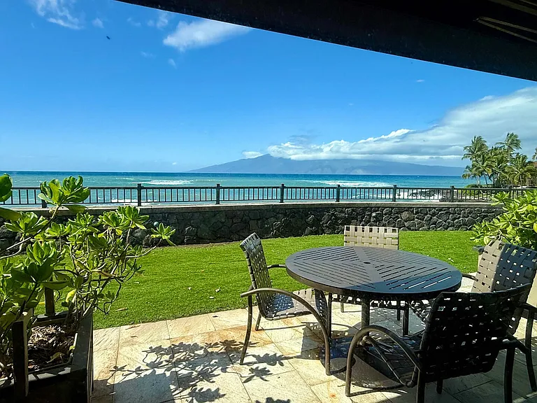 Lower Honoapiilani Rd — Photo 9