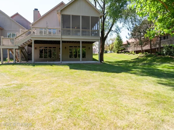 5814 Wild Plum Rd, Crystal Lake, IL 60014