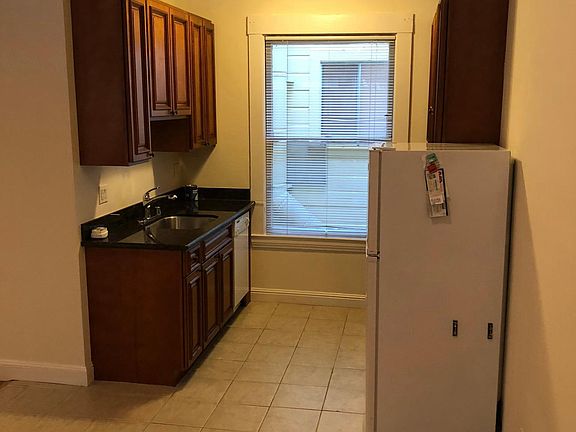 4th image of 1750 Beach St APT 2