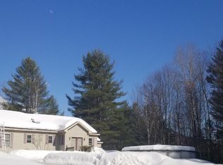 7 Town Garage Rd, Stark, NH 03582