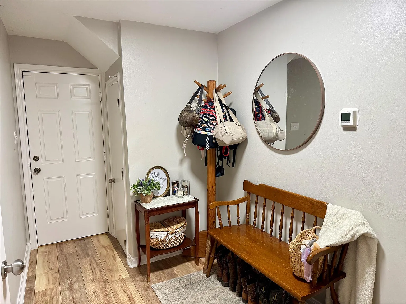 3 bed, 2.0 bath, 1536 sqft, $2,100 — Photo 4