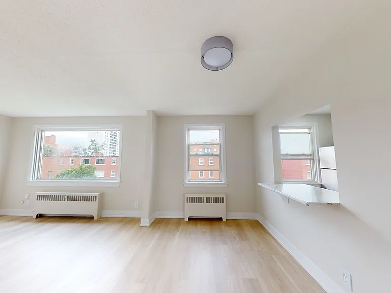 775 Concession St — Photo 6