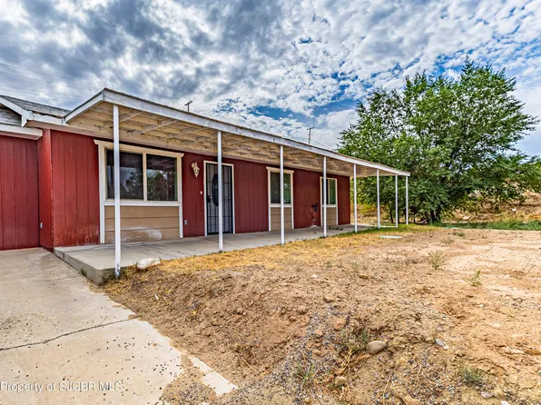 8 Road 3461, Flora Vista, NM 87415