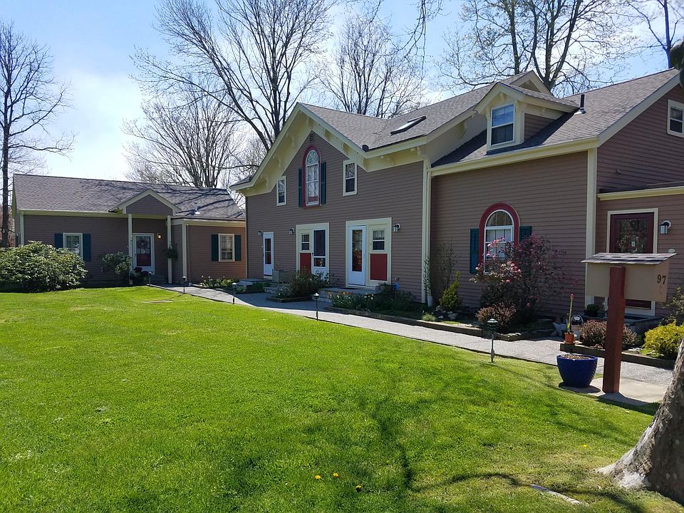 Carrige House Complex