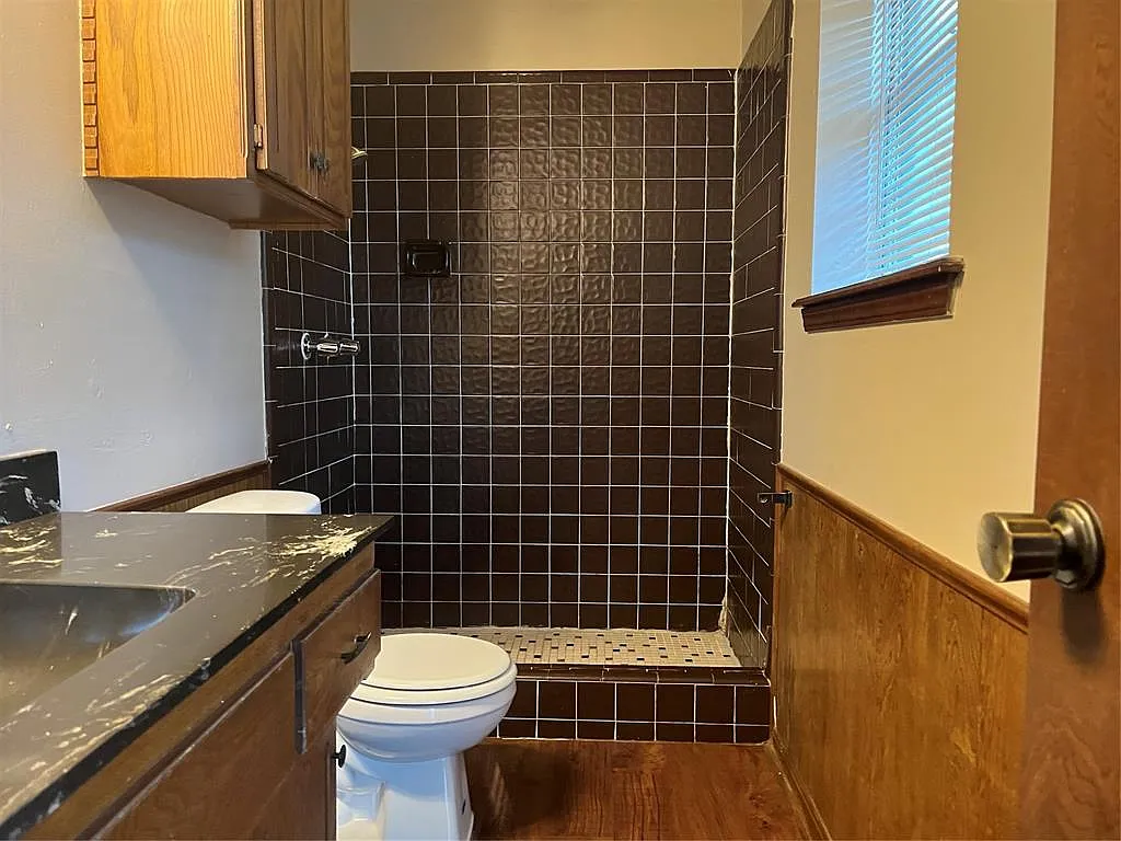 3 bed, 2.0 bath, 1296 sqft, $1,395 — Photo 3