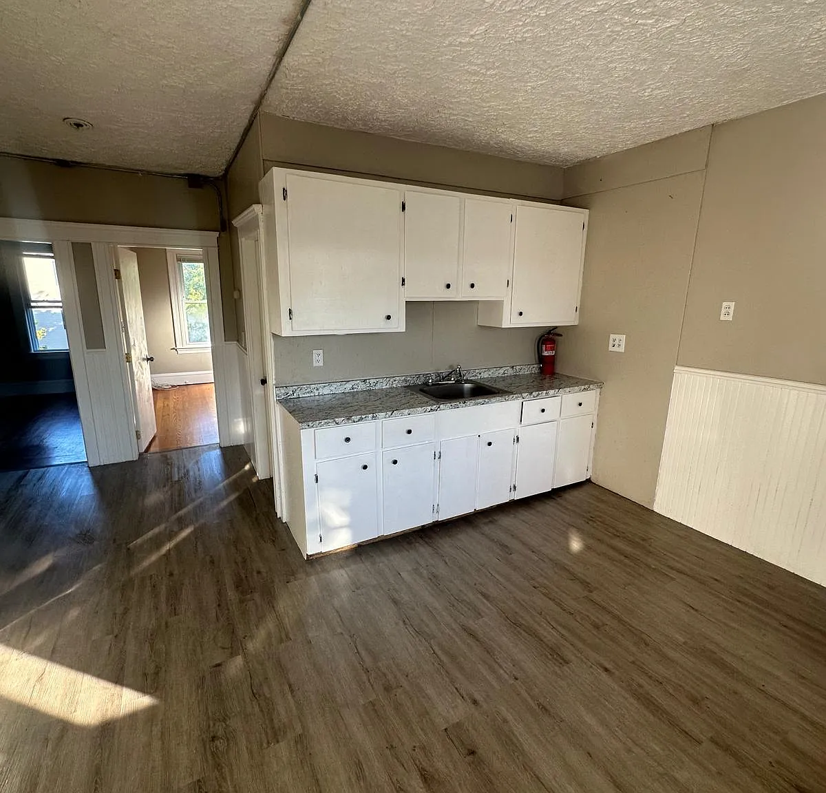 1 bed, 700 sqft, $1,200 — Photo 1