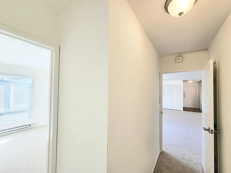 902 Peninsula Ave #405 — Photo 23