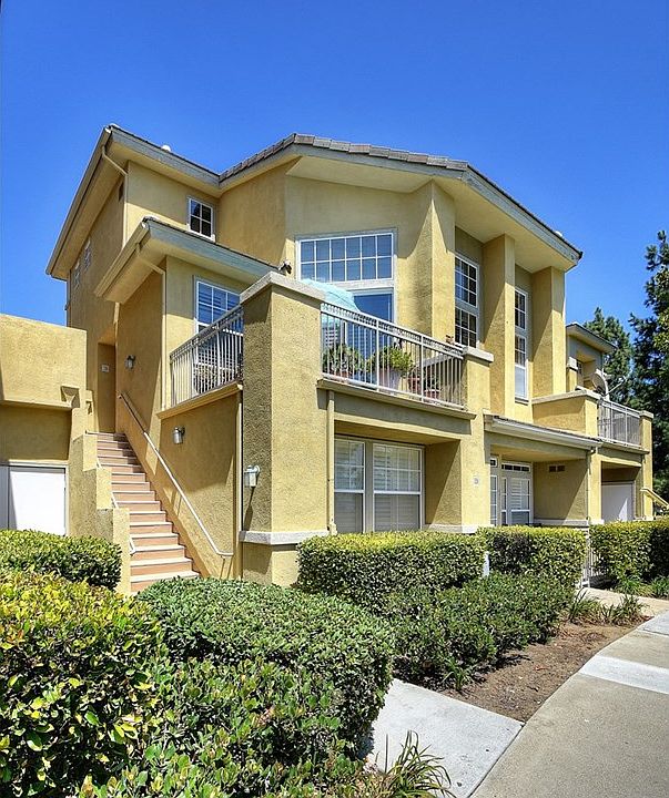 1st image of 4 Woodcrest Ln APT 218