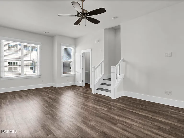 1808 Bungalow Row — Photo 14