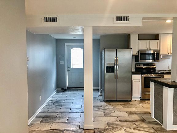 5th image of 2412 Fisher St