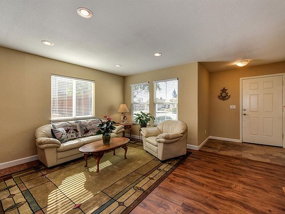 5th image of 10886 Woodring Dr
