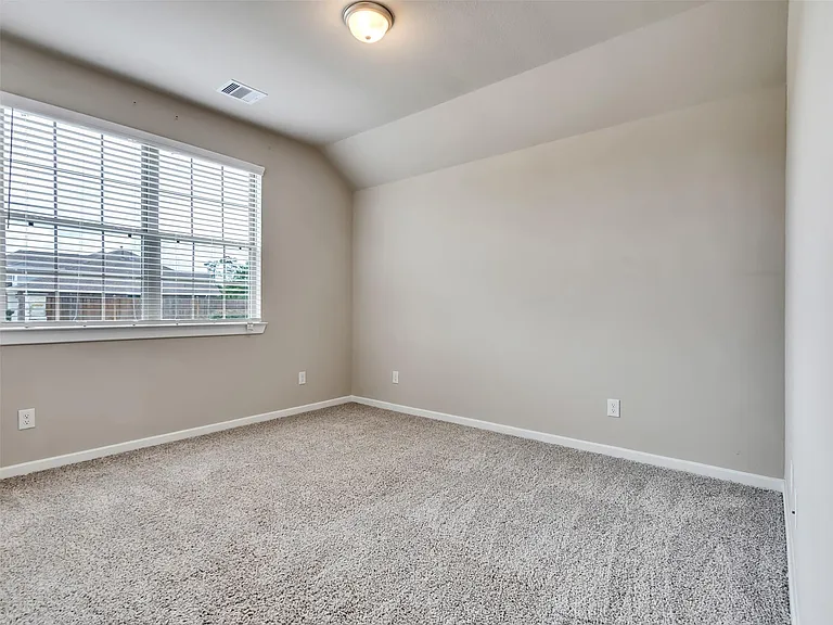 8510 Amber Bend Dr — Photo 36