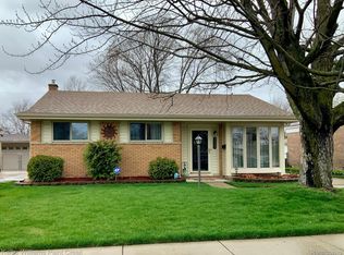 30785 Calahan Rd, Roseville, MI 48066