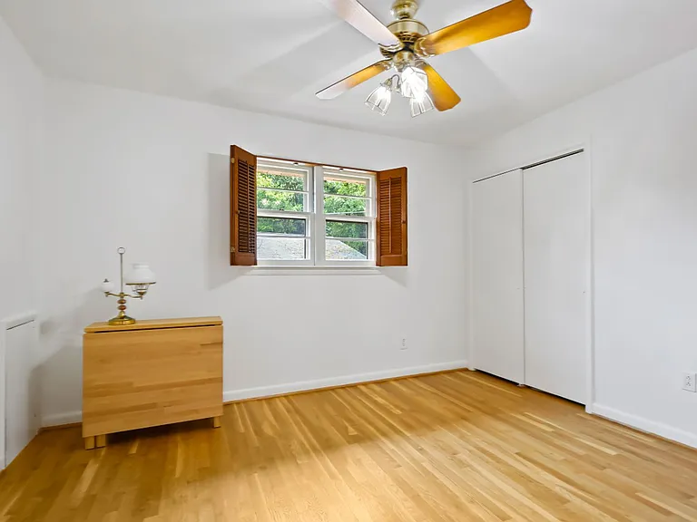 8504 Sundale Dr — Photo 12