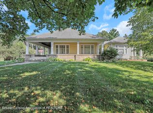 215 East St, Ovid, MI 48866