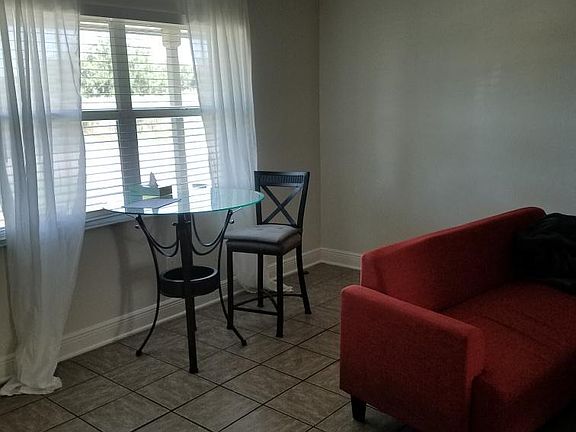5th image of 146 Enos Ave