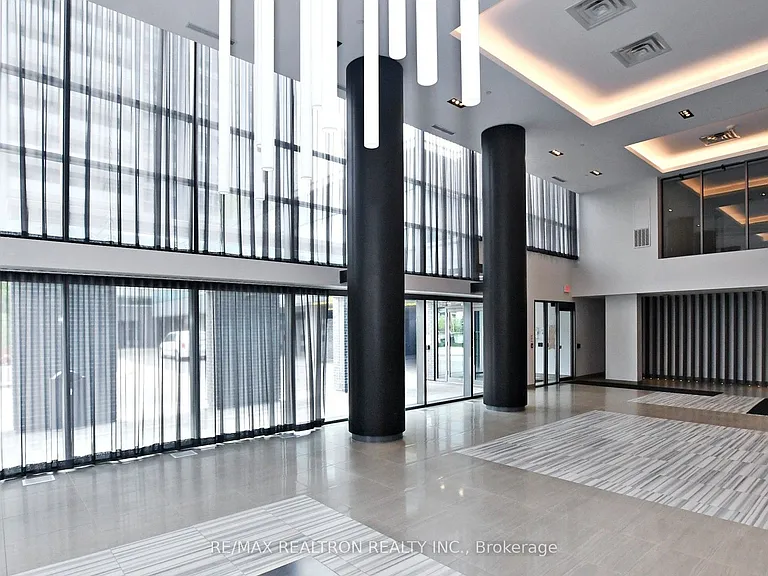 65 Oneida Cres #Penthouse 06 — Photo 6