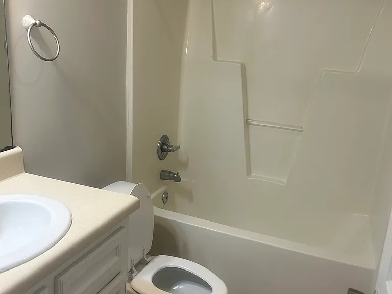 1004 Bristolmoor Dr — Photo 11