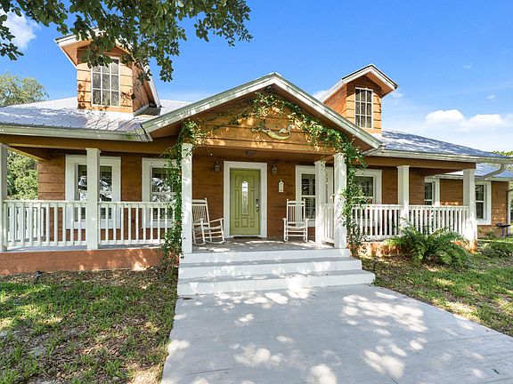 3rd image of 3851 SE 132nd Avenue