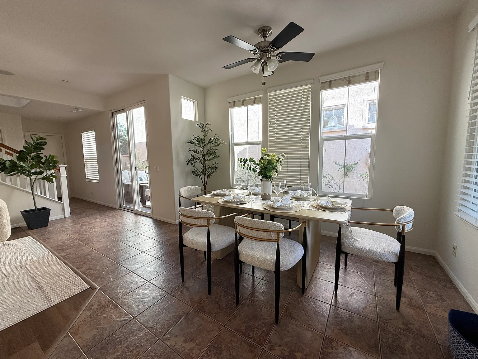 3 bed, 1584 sqft, $4,100 — Photo 4