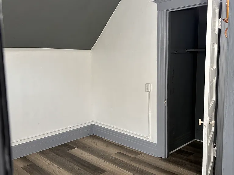 10410 American St — Photo 3