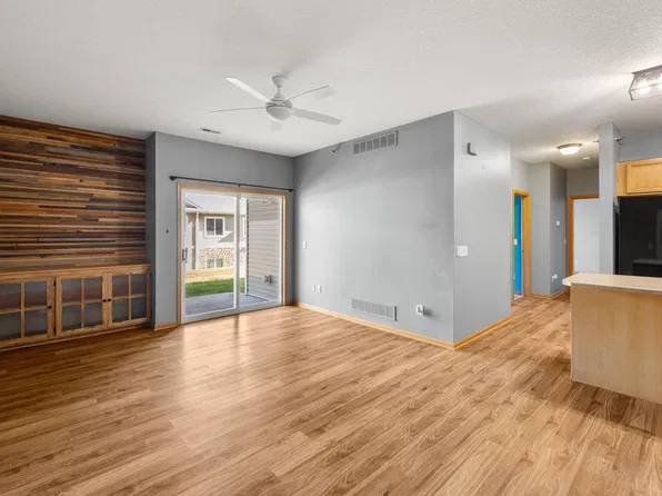 1301 N 6th St APT 10, Indianola, IA 50125