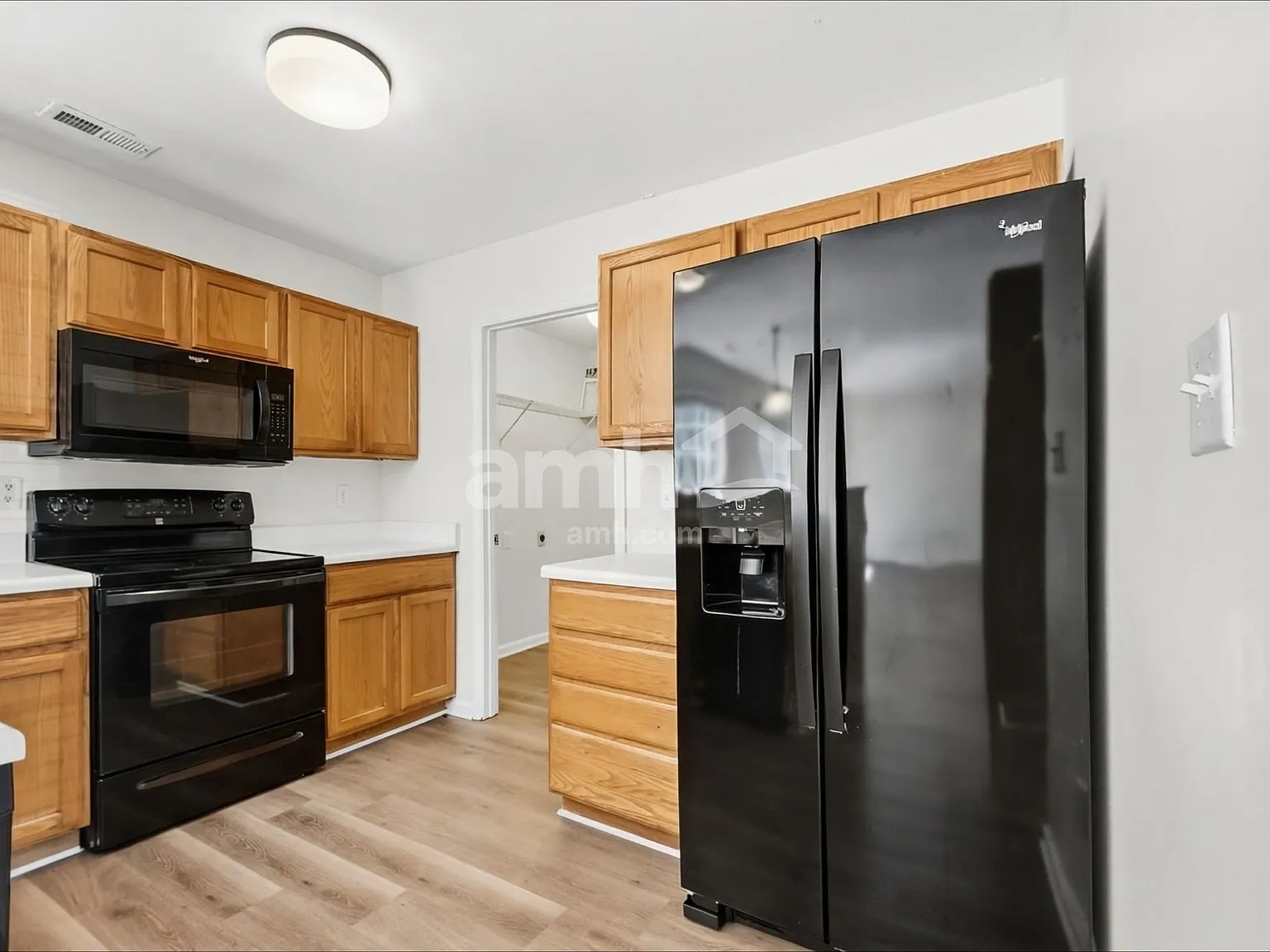 4 bed, 2.5 bath, 2100 sqft, $2,230 — Photo 4