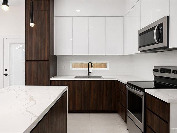3rd image of 916 Glory St #15-A
