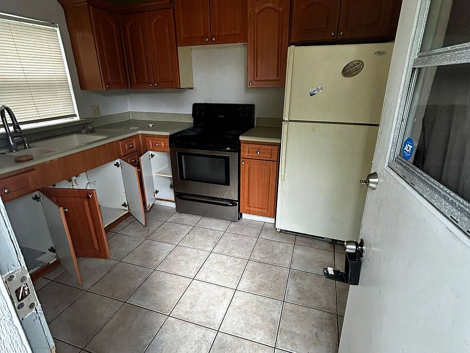 1st image of 2055 Eaton St #1