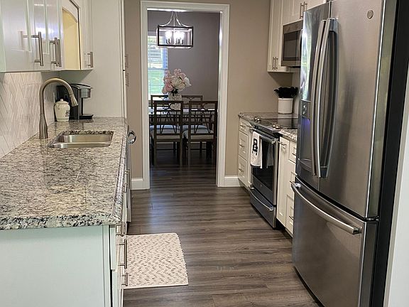 3rd image of 11716 Foxford Dr