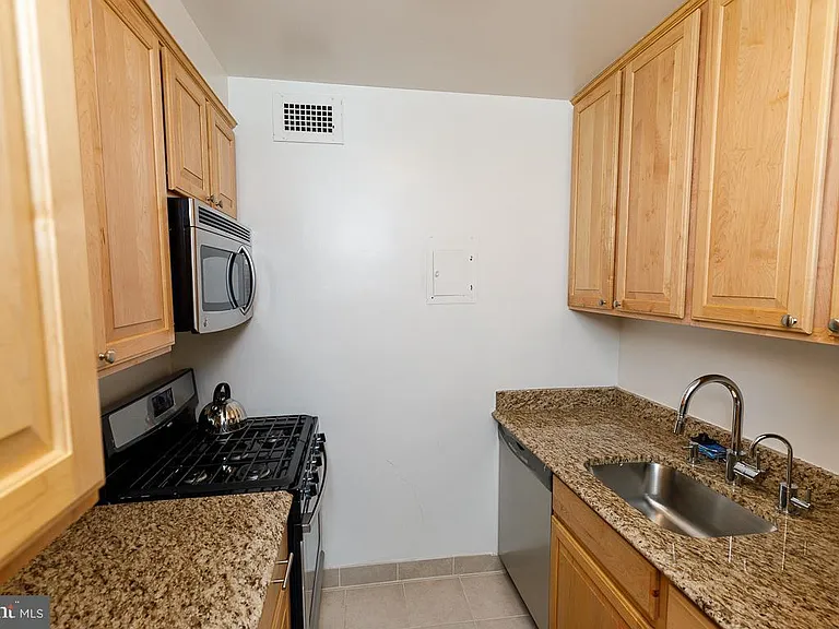 2475 Virginia Ave NW #515 — Photo 8