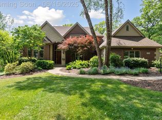 4294 Dominion Blvd, Brighton, MI 48114