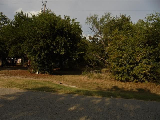 2nd image of 601 E Treadwell