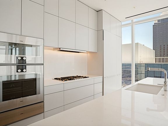 4th image of 1747 Leonard St Suite 2002