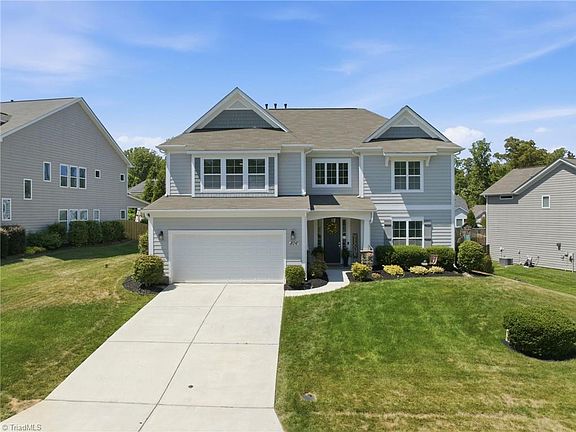 2nd image of 806 Blue Moon Ct