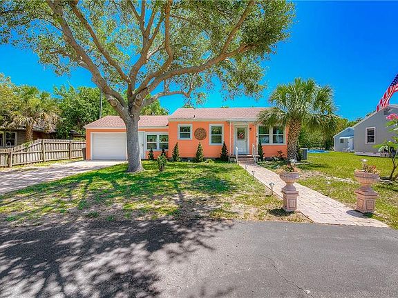 3rd image of 5929 Gulfport Blvd S