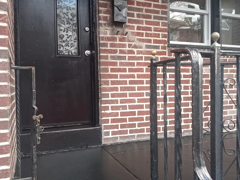 1541 S Corlies St — Photo 1