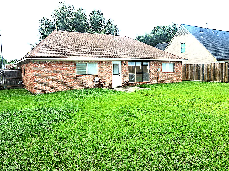 5230 Findlay Dr — Photo 4