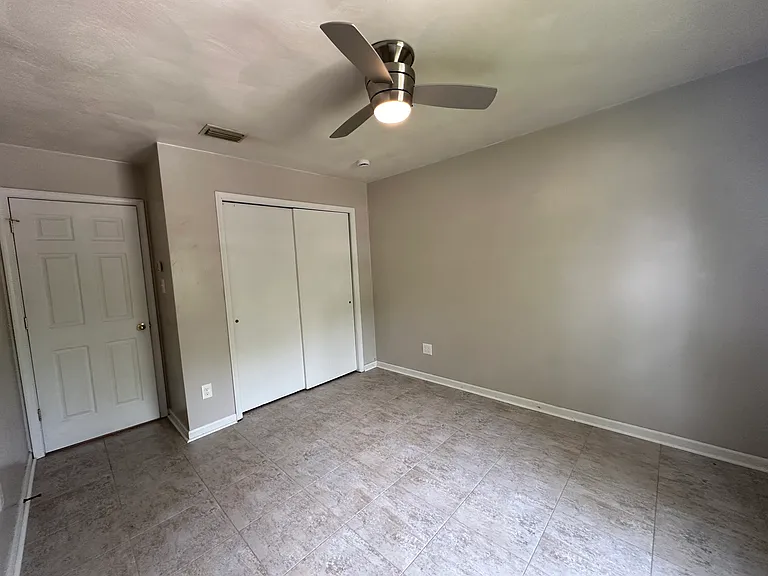 909 Chigwell Rd — Photo 18