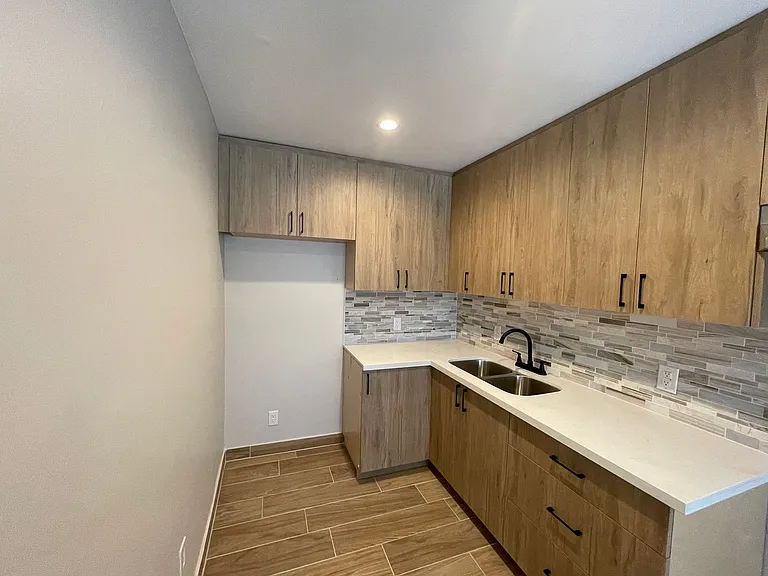 20301 Cohasset St — Photo 20