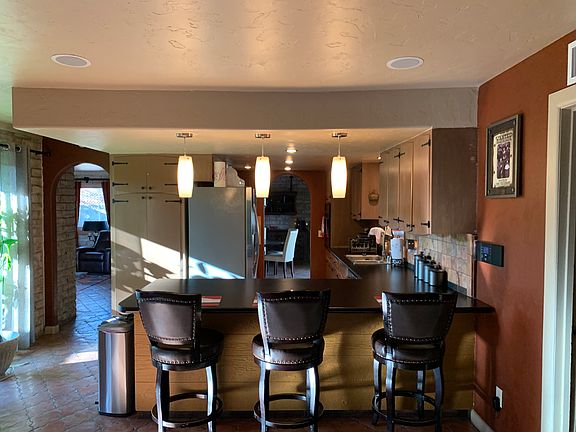 Kitchen with breakfast bar.