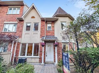 28 Rosebank Dr #706, Toronto, ON M1B 5Z1