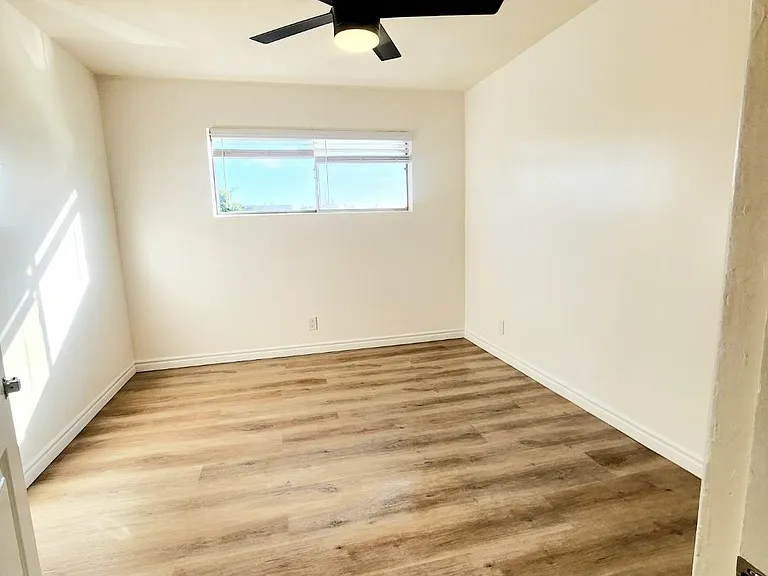 6542 S Victoria Ave — Photo 8