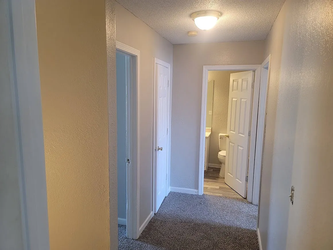 3 bed, 2.5 bath, 1250 sqft, $1,325 — Photo 4